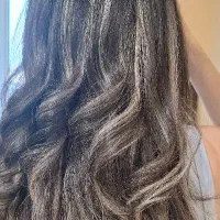 انجام خدمات رنگ و لایت  بوتاکس و کراتین و پروتئین