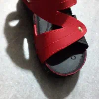 صندل بچگانه تازه خریدم ی لنگش گم شده