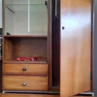 کمد کشودار و میز تحریر بچگانه