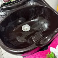 سرشور رنگ سالن زیبایی