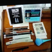 فروش لوازم ناخن نو و در حد نو به قیمت مناسب|آرایشگاه و سالنهای زیبایی|شیراز, زرهی|دیوار