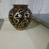 گلدان وکوزه سفالی.