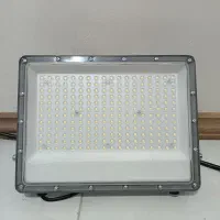 پروژکتور 200 وات