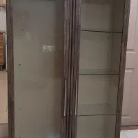 بوفه آشپزخانه سالم و تمیز