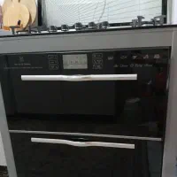 اجاق گاز پنج شعله سالم در حد نو بفروش میرسد..