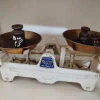 ترازوی قدیمی
