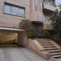 فروش-یک-طبقه-105-متری-از-ساختمان-ویلایی