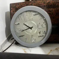 ساعت دیواریی