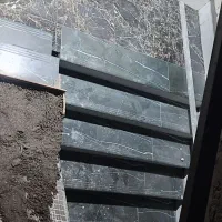 کاشی و سرامیک کاری در دره شهر