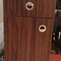 میز و کامپیوتر