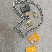 قفل و زنجیر