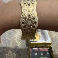 النگوی طلا 18 عیار، عیار 750 یک درصد بالای تابلو