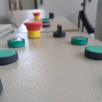خدمات برق صنعتی و ساخت تابلو برق|مصالح و تجهیزات ساختمان|شیراز, وصال|دیوار