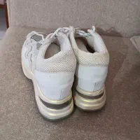 کتونی لژ دار