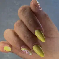 ارایشگر. ناخن کار