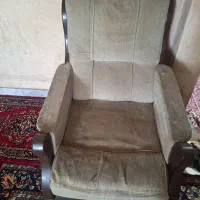 یک عدد مبل تکی یک نفره