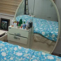 سرویس کامل خواب میز آرایش به همراه بوفه طلایی