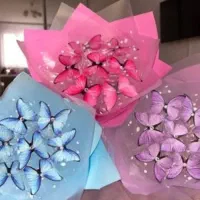 دست گل پروانه و گل رز ربانی