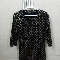 لباس مجلسی|لباس|تربت‌حیدریه, باغ سلطانی|دیوار