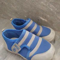 تعدادی کفش و لباس بچگانه|کفش و لباس بچه|شیراز, شهرک سراج|دیوار