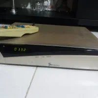 دو دستگاه گیرنده دیجیتال معمولی|صوتی و تصویری|پرند, فاز ۶|دیوار