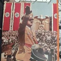 کتاب جنگ جهانی دوم همراه با یک کتاب شاهنامه