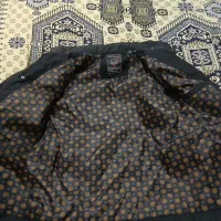 کاپشن مشکی|لباس|مشکیندشت, |دیوار