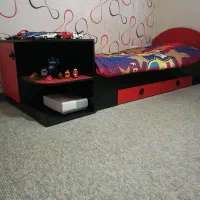 کمد و تخت و ننو|تخت و سرویس خواب|اندیشه, اندیشه فاز ۳|دیوار