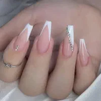 آموزش فوق حرفه ای کاشت ناخن تضمینی