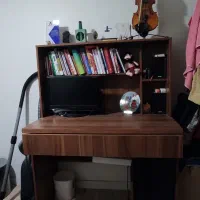 میز کامپیوتروکتابخانه