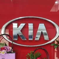 مکانیک و تعمیرکار خودروهای سبک