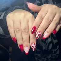 خدمات بافت مو و کاشت ناخن غزاله