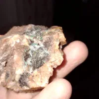 سنگ طلا|جواهرات|تربت‌حیدریه, باغ ملی|دیوار