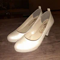 دو جفت کفش سفید و شیری سایز ۴۰|کیف، کفش، کمربند|بهار, |دیوار