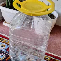 تعدادی دبه مخصوص خیارشور