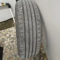 یک حلقه لاستیک 195/65/15