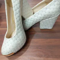 1جفت کفش در حد نو