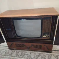 تلویزون کمدی قدیمی تمیز|کلکسیون اشیاء عتیقه|اصفهان, نقش جهان|دیوار