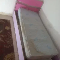 تخت خواب ۲×۱ به همراه تشک ۱.۸۰×۸۰ و میز تحریر