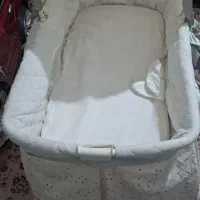 تخت گهواره چرخ دار|تخت و صندلی بچه|شیراز, دست خضر|دیوار