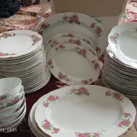 ظروف گل سرخی قدیمی