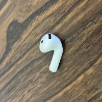 ایرپاد ۴ تک گوش راست اصلی