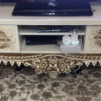 میز تلویزیون همراه با ویترین