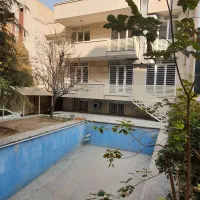 پاسداران ویلایی/۳۰۰ متر بنا ۲ طبقه/مشاغل