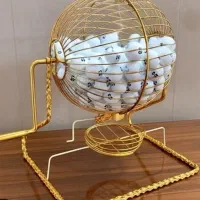 گردونه چرخ شانس گردونه گوی قرعه کشی ایستاده شانس