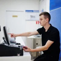 استخدام صندوقدار آقا و سالندار خانم