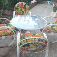 صندلی و میز فلزی فر فورژه طرح کالسکه باغی