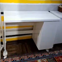 میز تحریر هایگلاس نو امیدیه