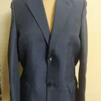یک عدد کت شلوار نونو با یک بلیز چهار خونه  ا