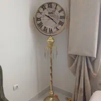 ساعت ایستاده تک پایه